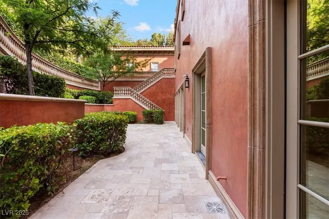 $8,678,888 | 19 Eagles Landing Lane, Las Vegas, NV 89141