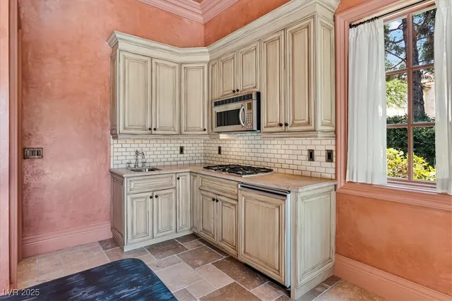 $8,678,888 | 19 Eagles Landing Lane, Las Vegas, NV 89141