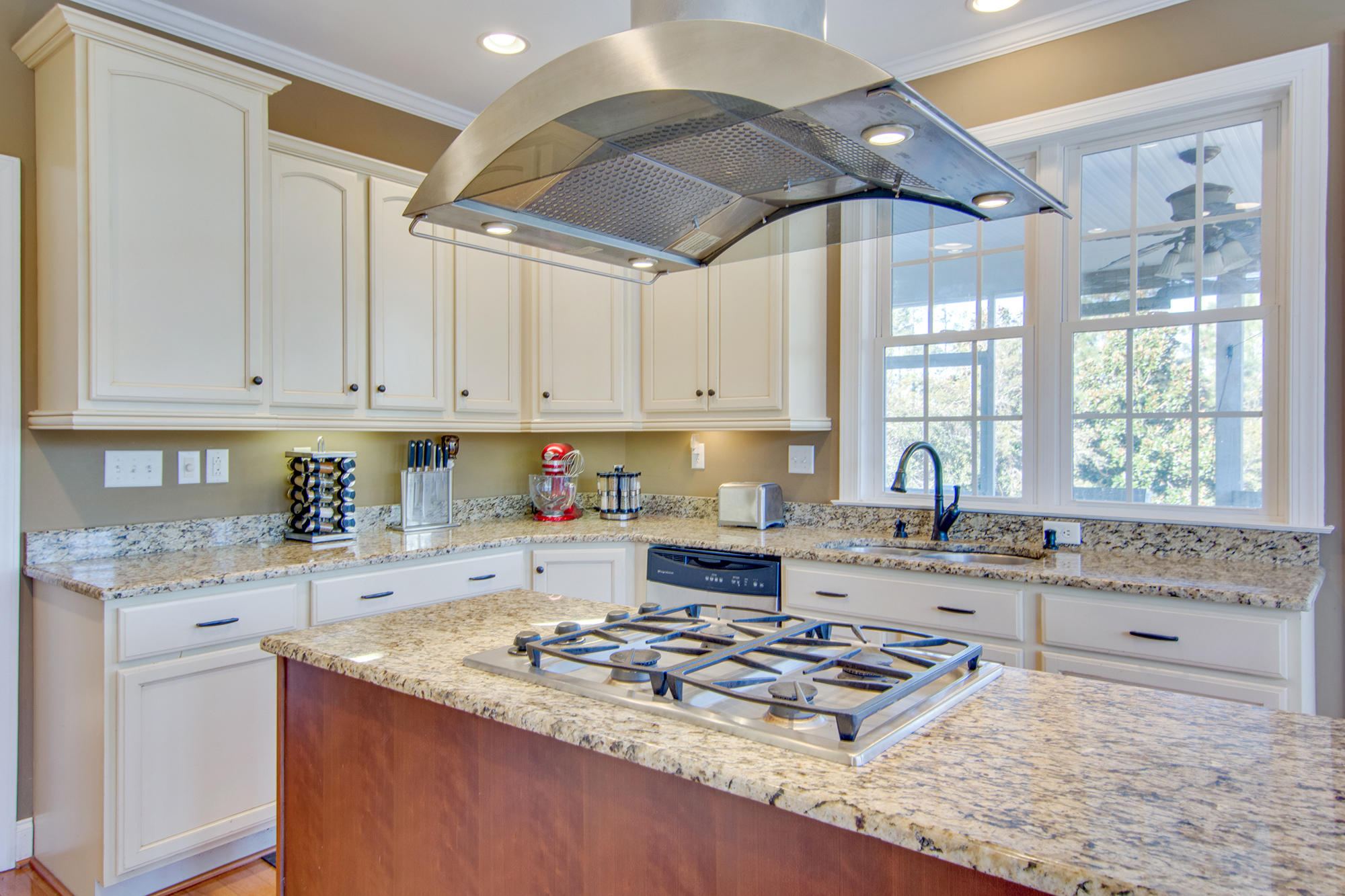 342 Commonwealth Road Mount Pleasant, SC 29466 - Photo 15 of 39 17