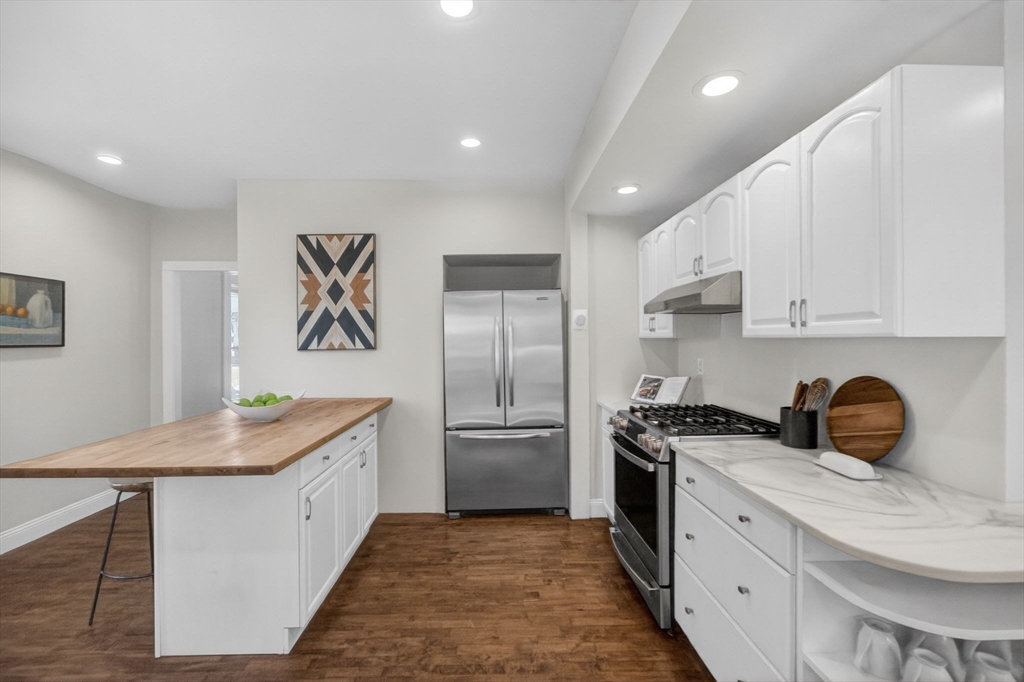 128 Rowe Street Melrose, MA 02176 - Photo 12 of 37