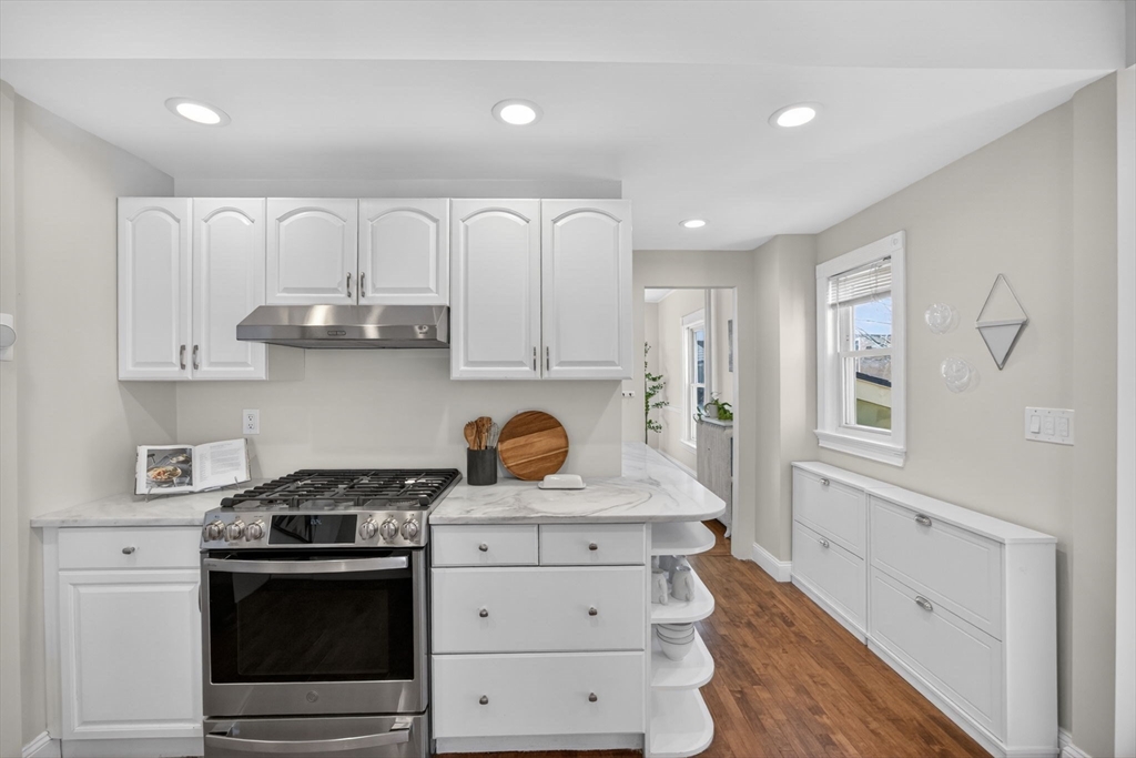 128 Rowe Street Melrose, MA 02176 - Photo 13 of 37