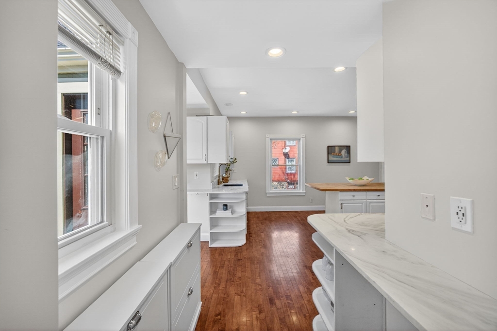 128 Rowe Street Melrose, MA 02176 - Photo 14 of 37