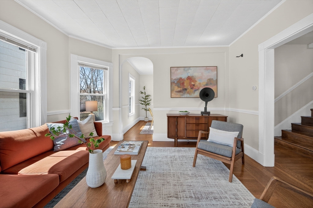 128 Rowe Street Melrose, MA 02176 - Photo 4 of 37