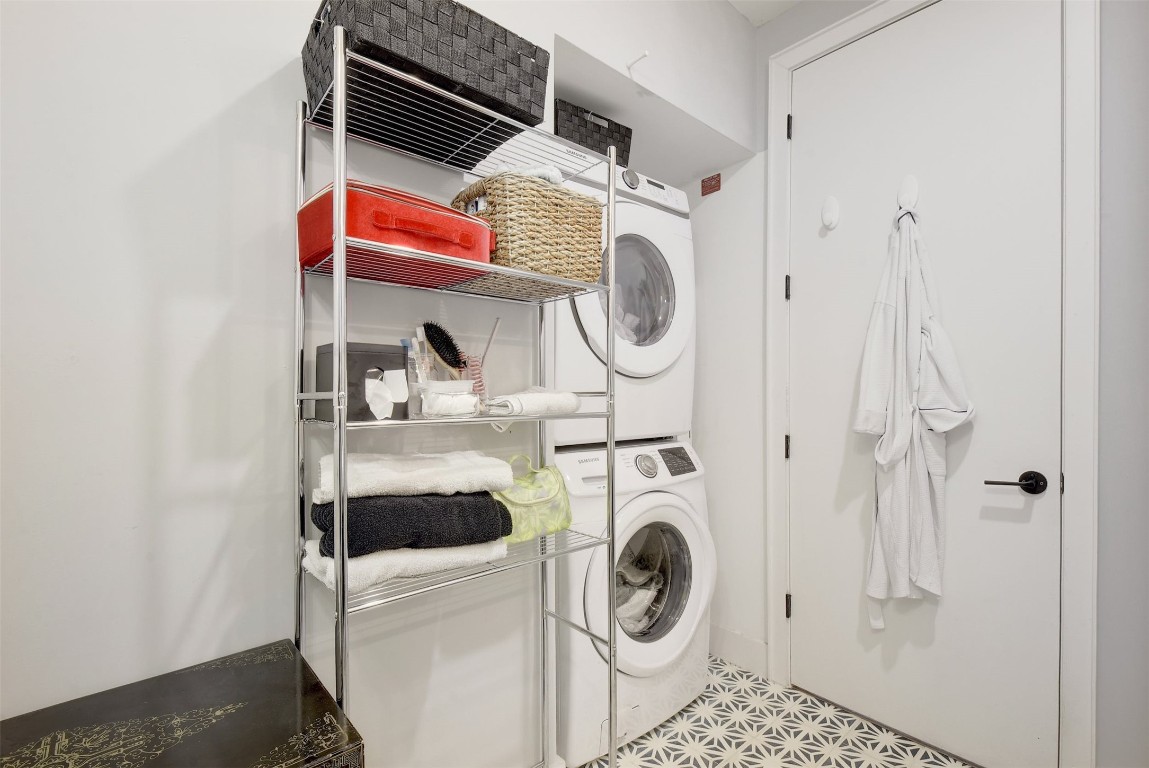 2709 East 5th Street, Unit 2303 Austin, TX 78702 - Photo 13 of 18 a utility room with dryer and washer