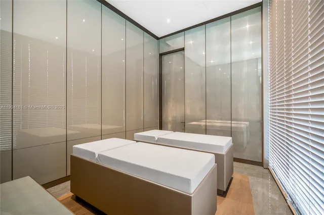 $25,000 | 18975 Collins Avenue, Unit 2203, Sunny Isles Beach, FL 33160