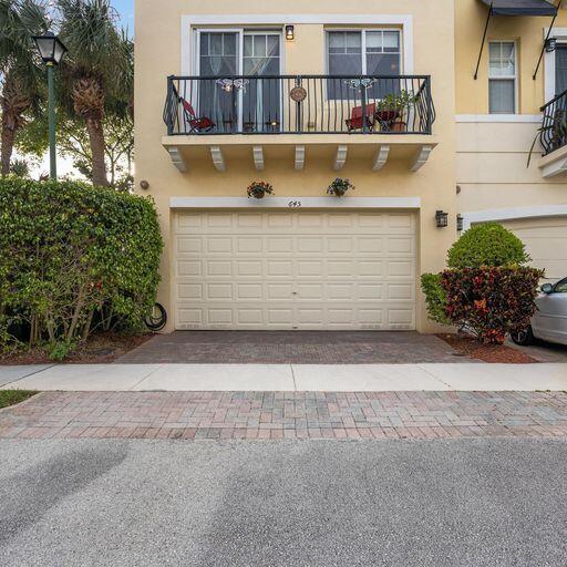 645 Northwest 38th Circle Boca Raton, FL 33431 - Photo 5 of 46 yflI26NM