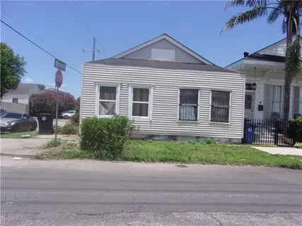 $299,000 | 3729 Annunciation Street, New Orleans, LA 70115