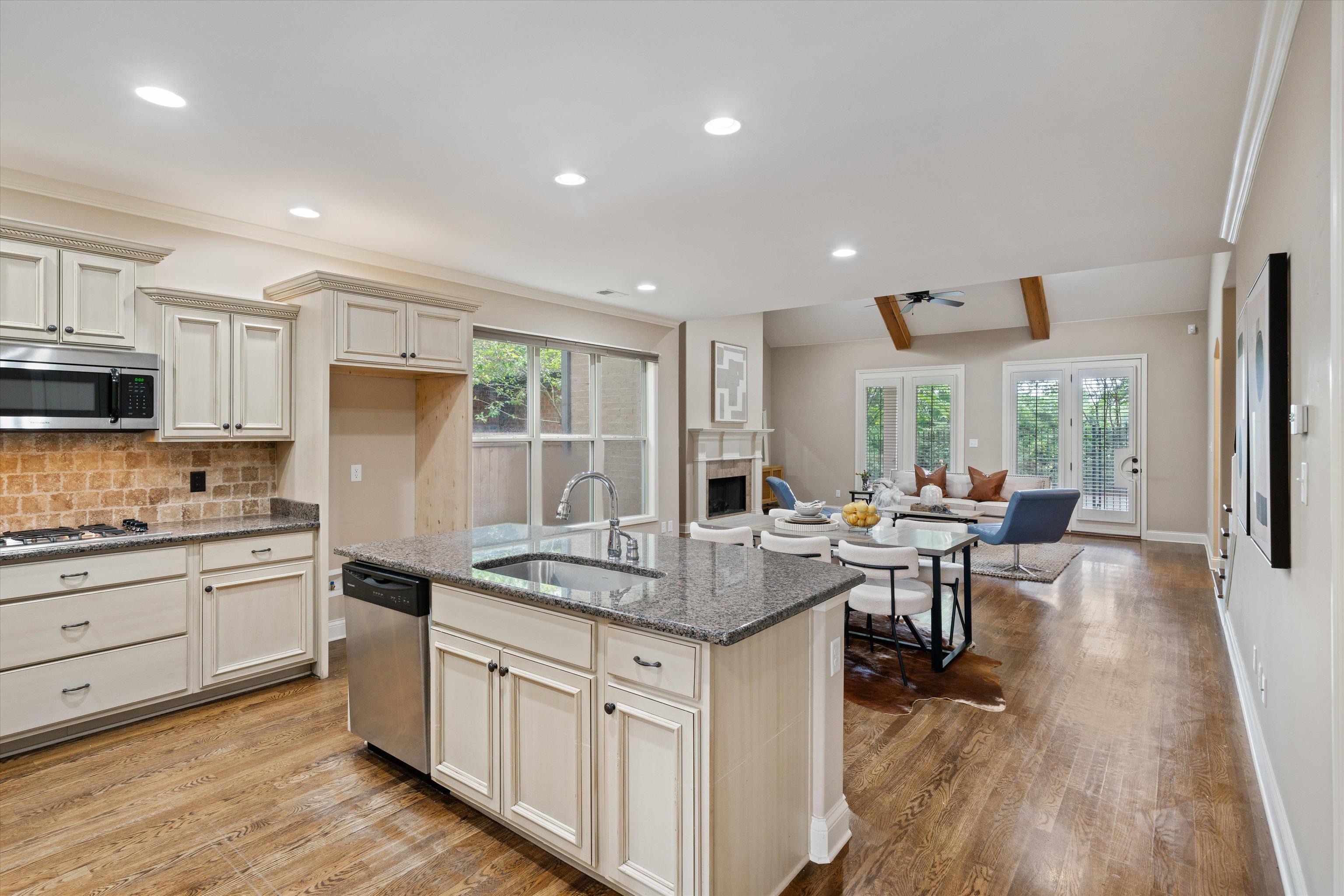 984 Russell Farms Road Collierville, TN 38017 - Photo 5 of 34 Gallery Image 5