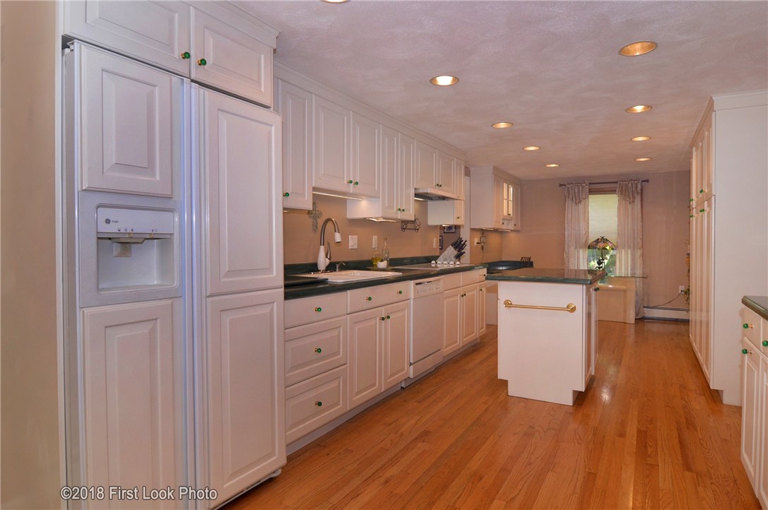 109 Angell Road Lincoln, RI 02865 - Photo 10 of 40 Gallery Image 10