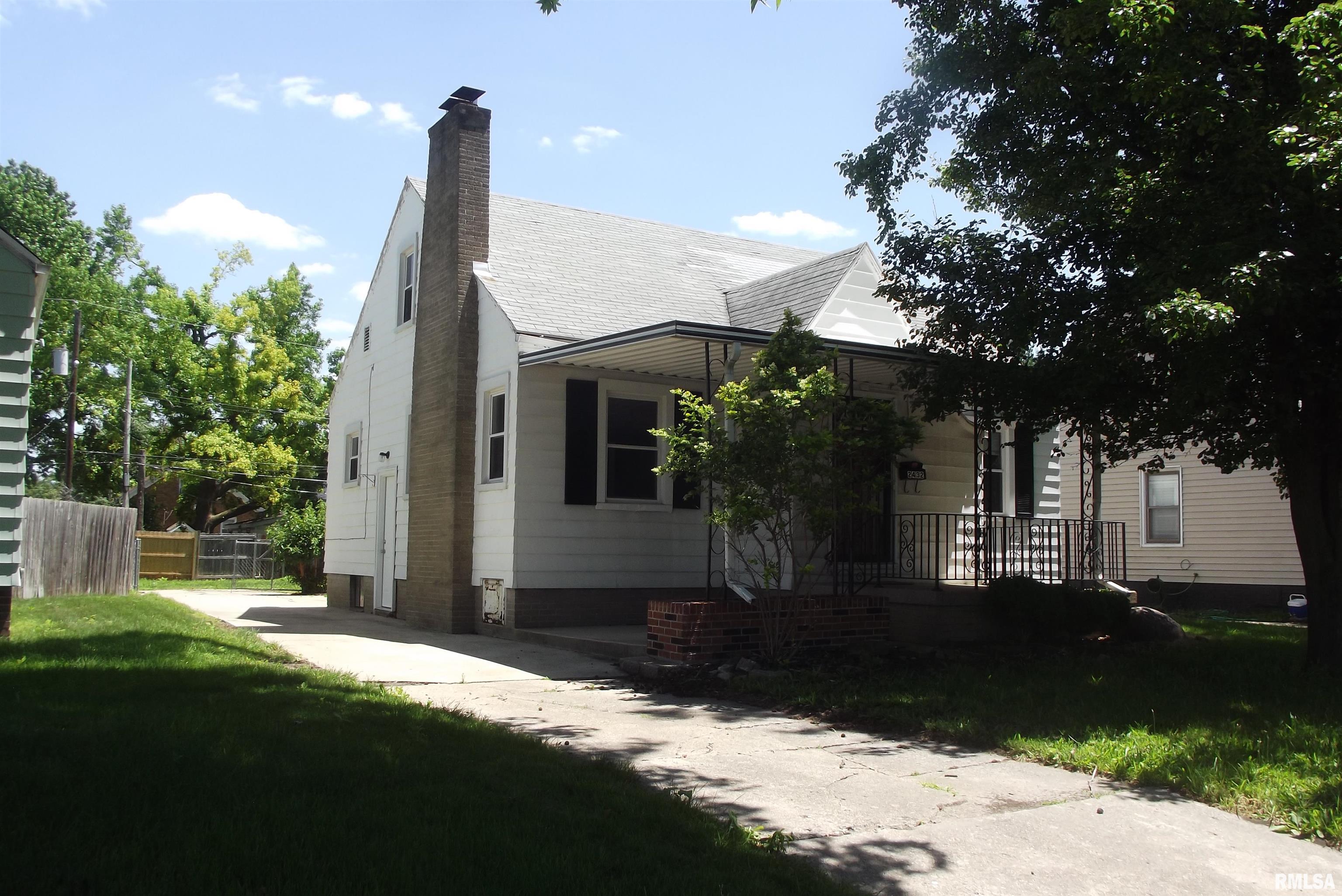 2432 South 5th Street Springfield, IL 62703 - Photo 1 of 20