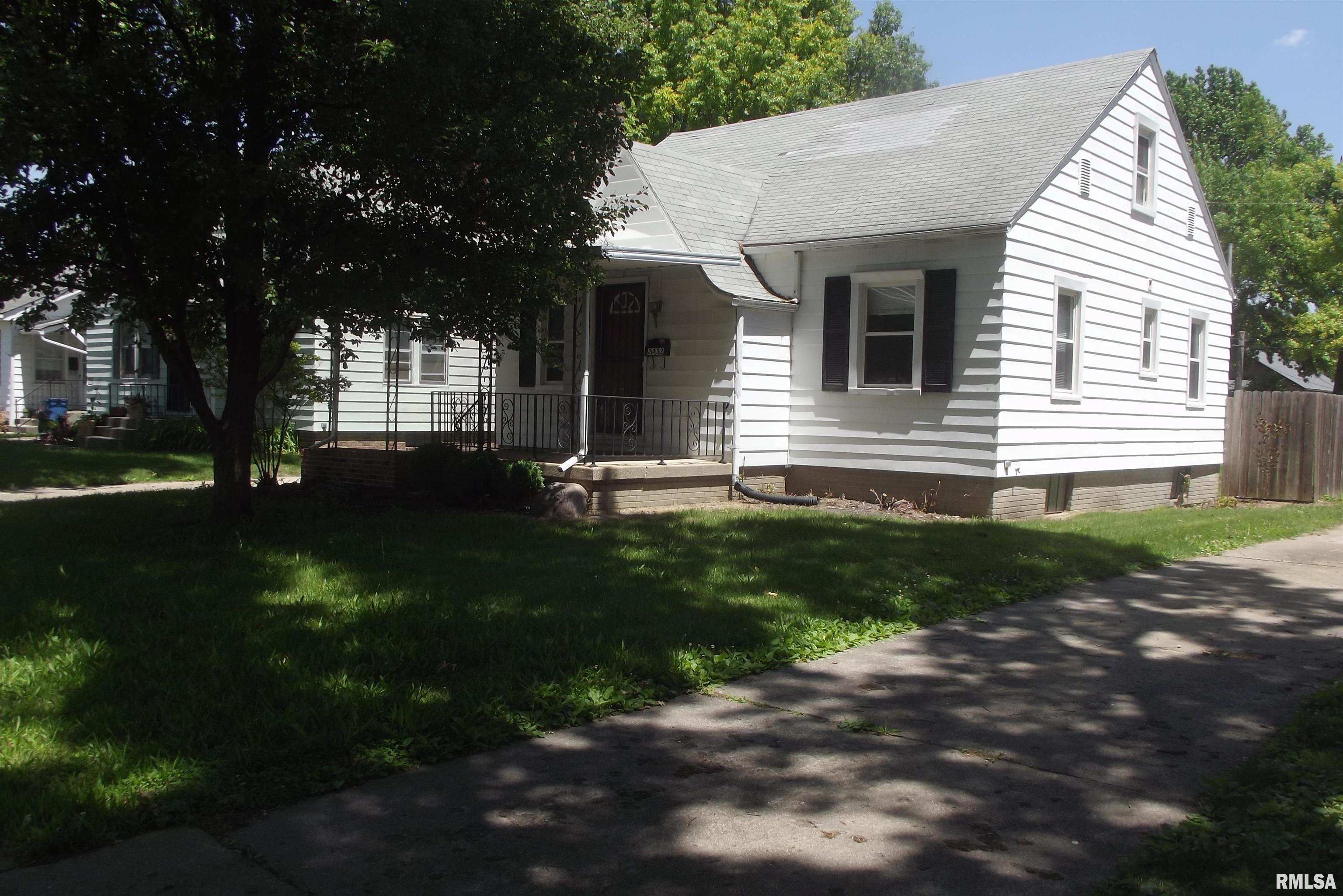 2432 South 5th Street Springfield, IL 62703 - Photo 2 of 20