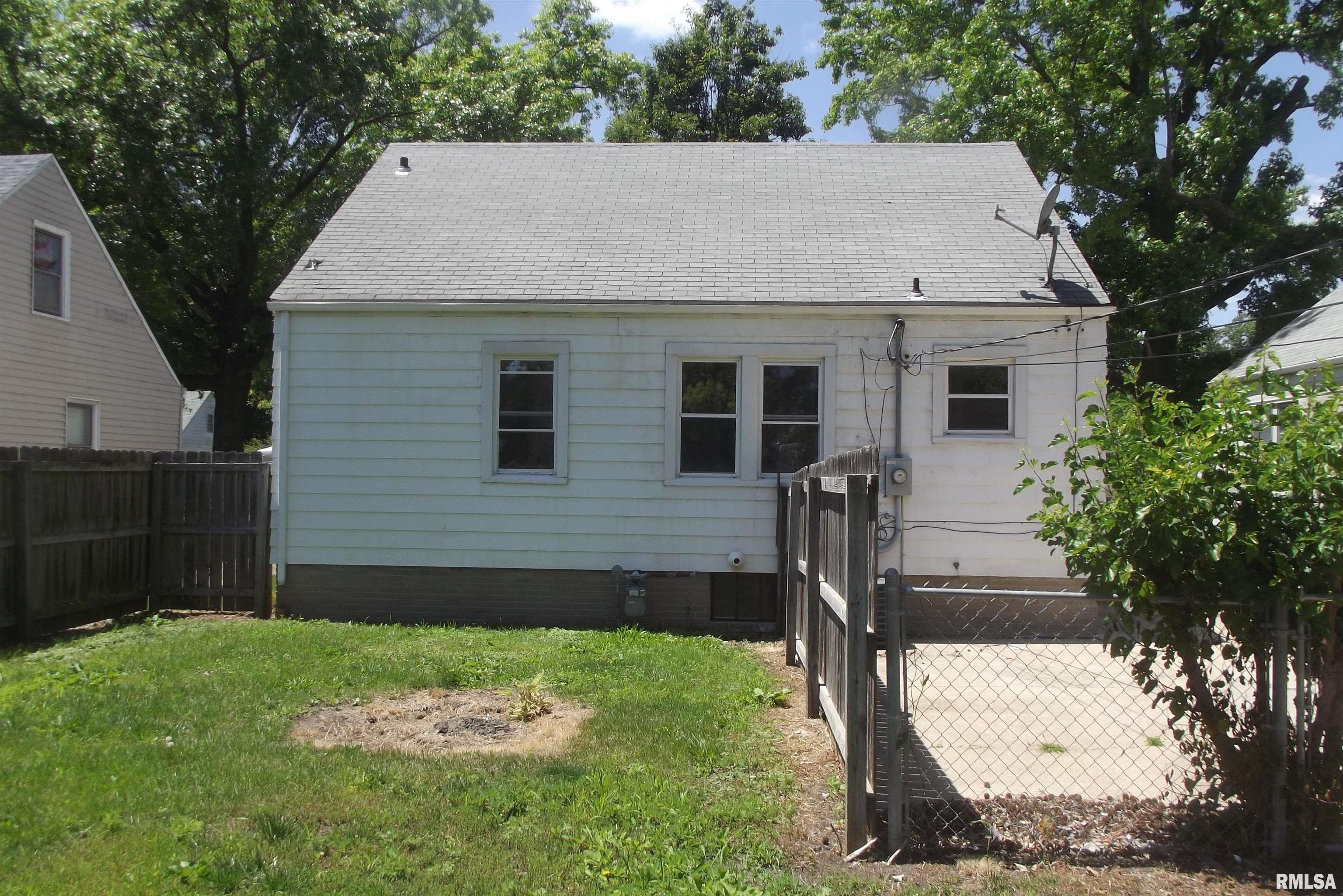 2432 South 5th Street Springfield, IL 62703 - Photo 4 of 20