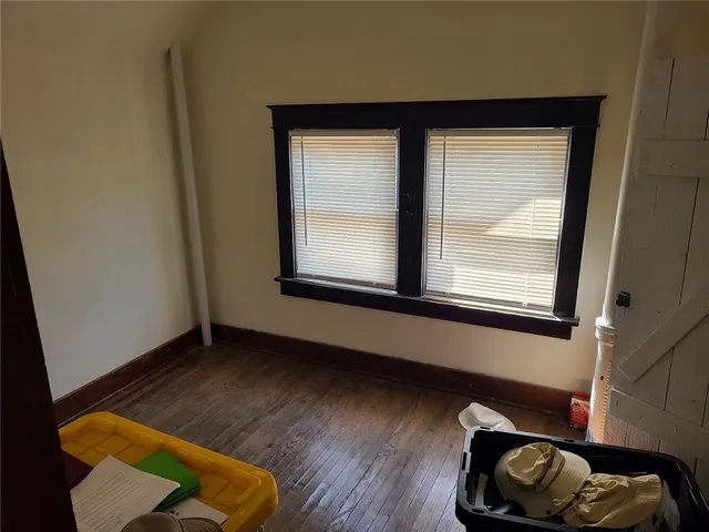 $285,000 | 835 West 39th Terrace, Kansas City, MO 64111