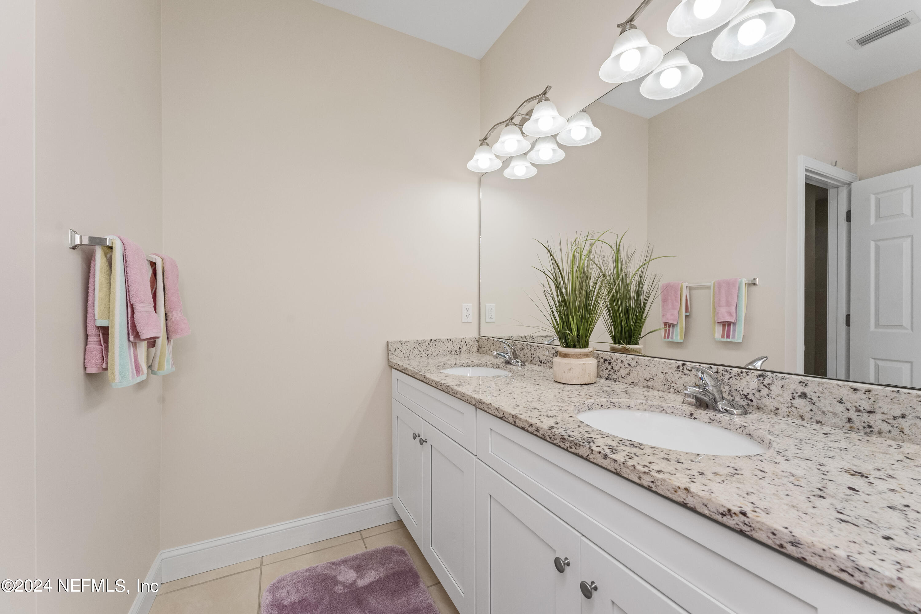125 Donner Road Atlantic Beach, FL 32233 - Photo 16 of 21 Second Bath