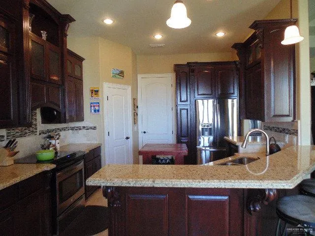 $2,250 | 2601 South "M" Street, McAllen, TX 78503