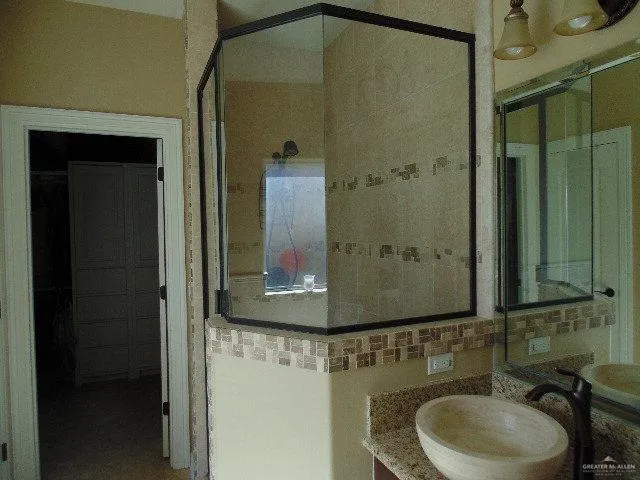 $2,250 | 2601 South "M" Street, McAllen, TX 78503