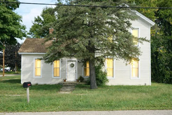 $195,000 | 501 East Paw Paw Street, Paw Paw, MI 49079