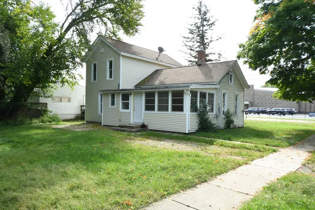 $199,000 | 501 East Paw Paw Street, Paw Paw, MI 49079