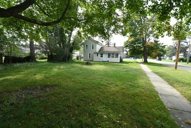 $199,000 | 501 East Paw Paw Street, Paw Paw, MI 49079