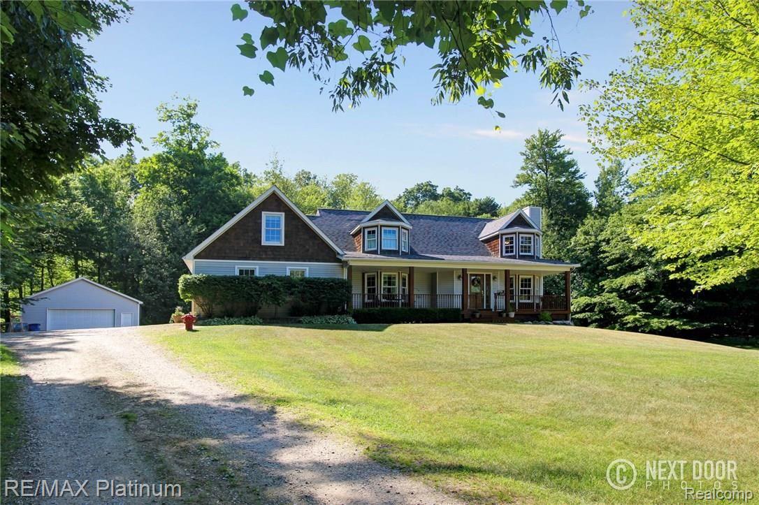 2772 Bullard Road Hartland, MI 48353 - Photo 3 of 72 IMG_3660_1_2.jpg