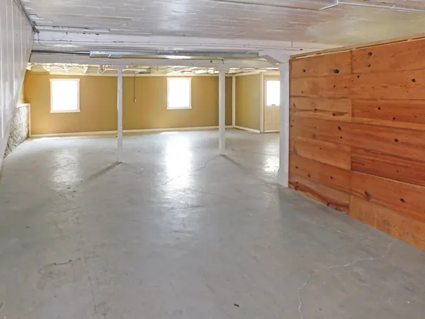 a view of walk in closet