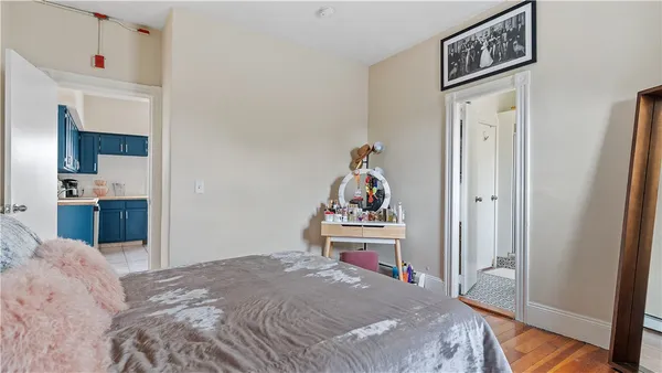 $2,100 | 260 Atwells Avenue, Unit 3, Providence, RI 02903