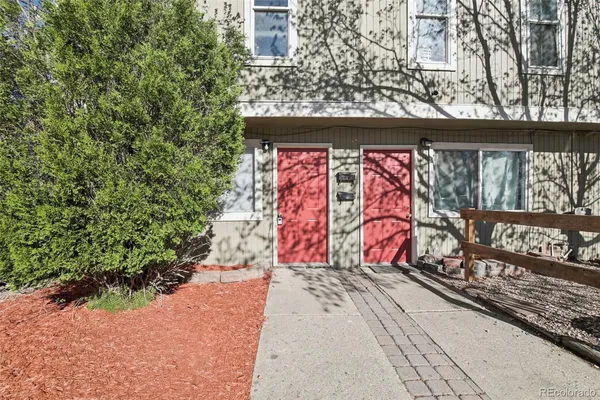 $950,000 | 904 Excalibur Street, Lafayette, CO 80026