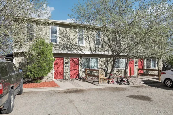 $950,000 | 904 Excalibur Street, Lafayette, CO 80026