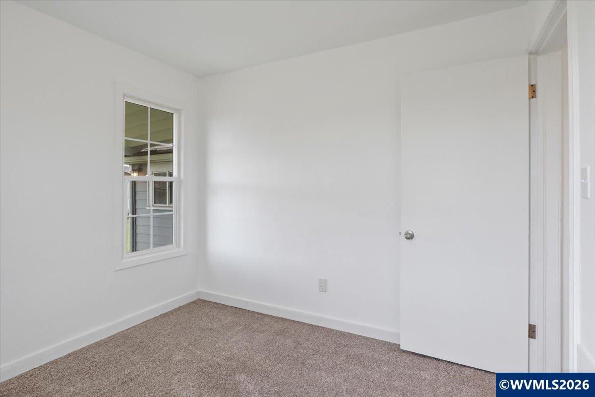 704 Southwest 16th Avenue Albany, OR 97321 - Photo 20 of 35