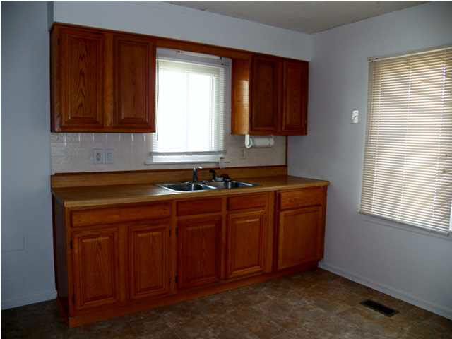 2 East Riverside Drive Evansville, IN 47713 - Photo 5 of 23 Gallery Image 5