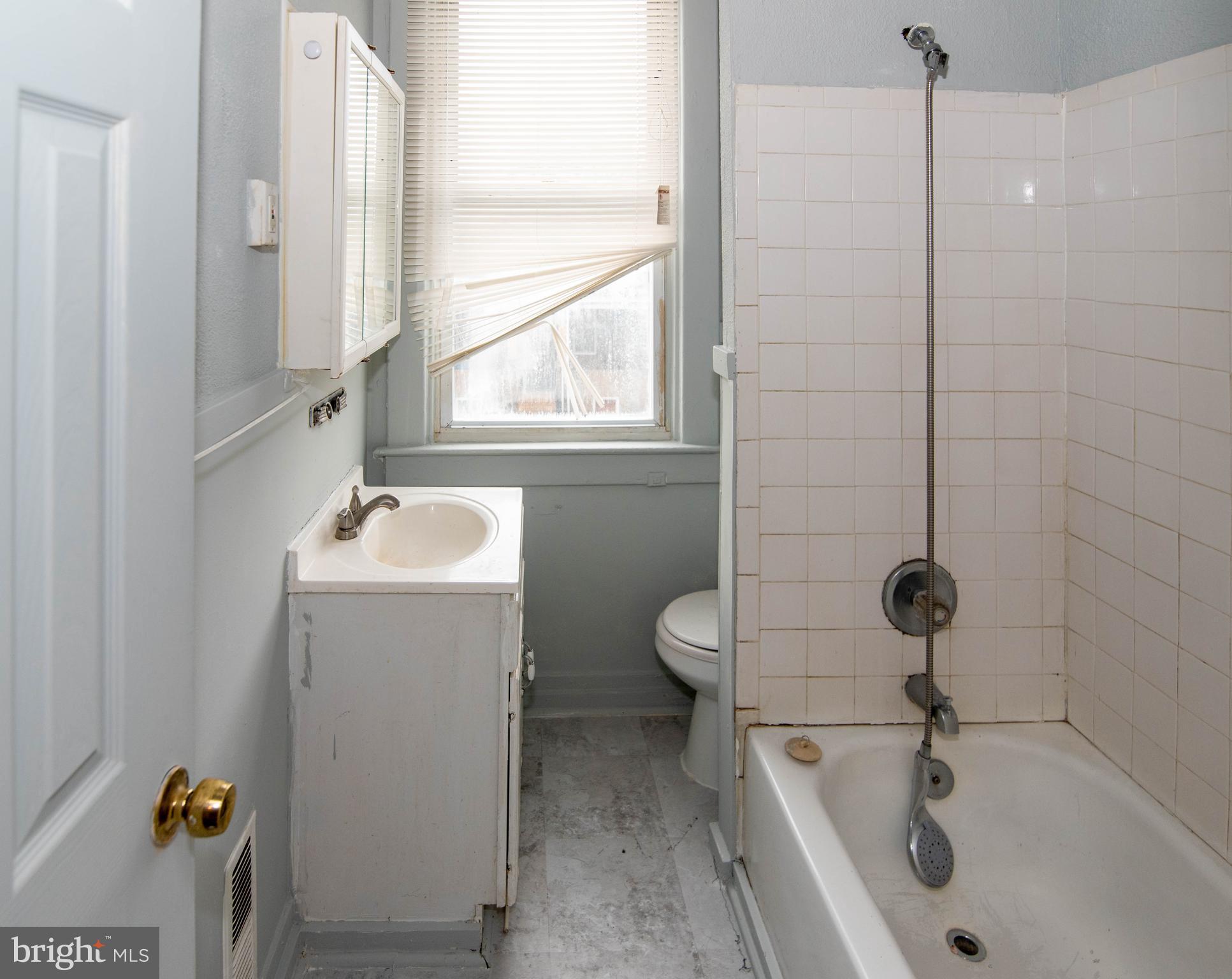 3109 Lawnview Avenue Baltimore, MD 21213 - Photo 18 of 35