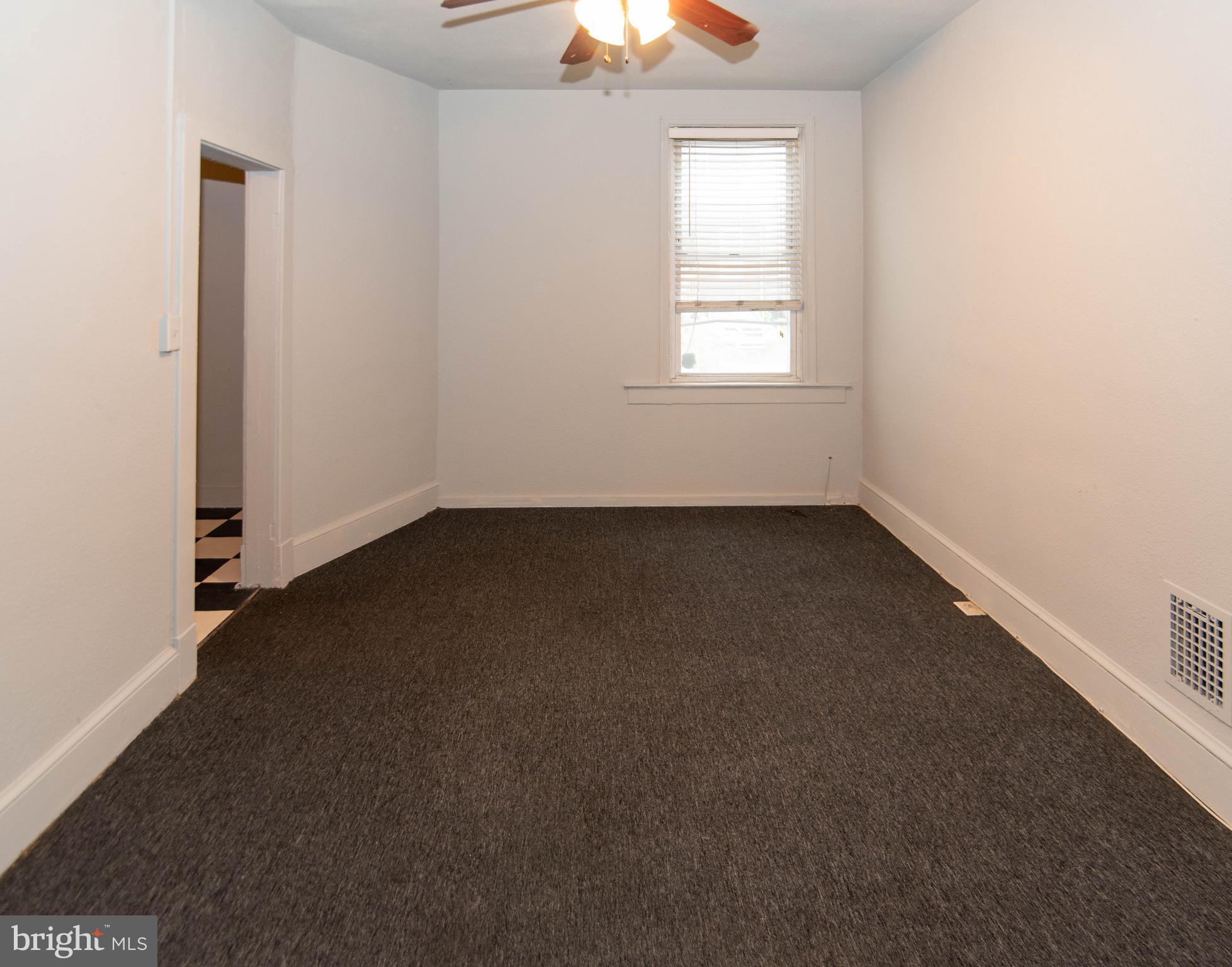 3109 Lawnview Avenue Baltimore, MD 21213 - Photo 5 of 35