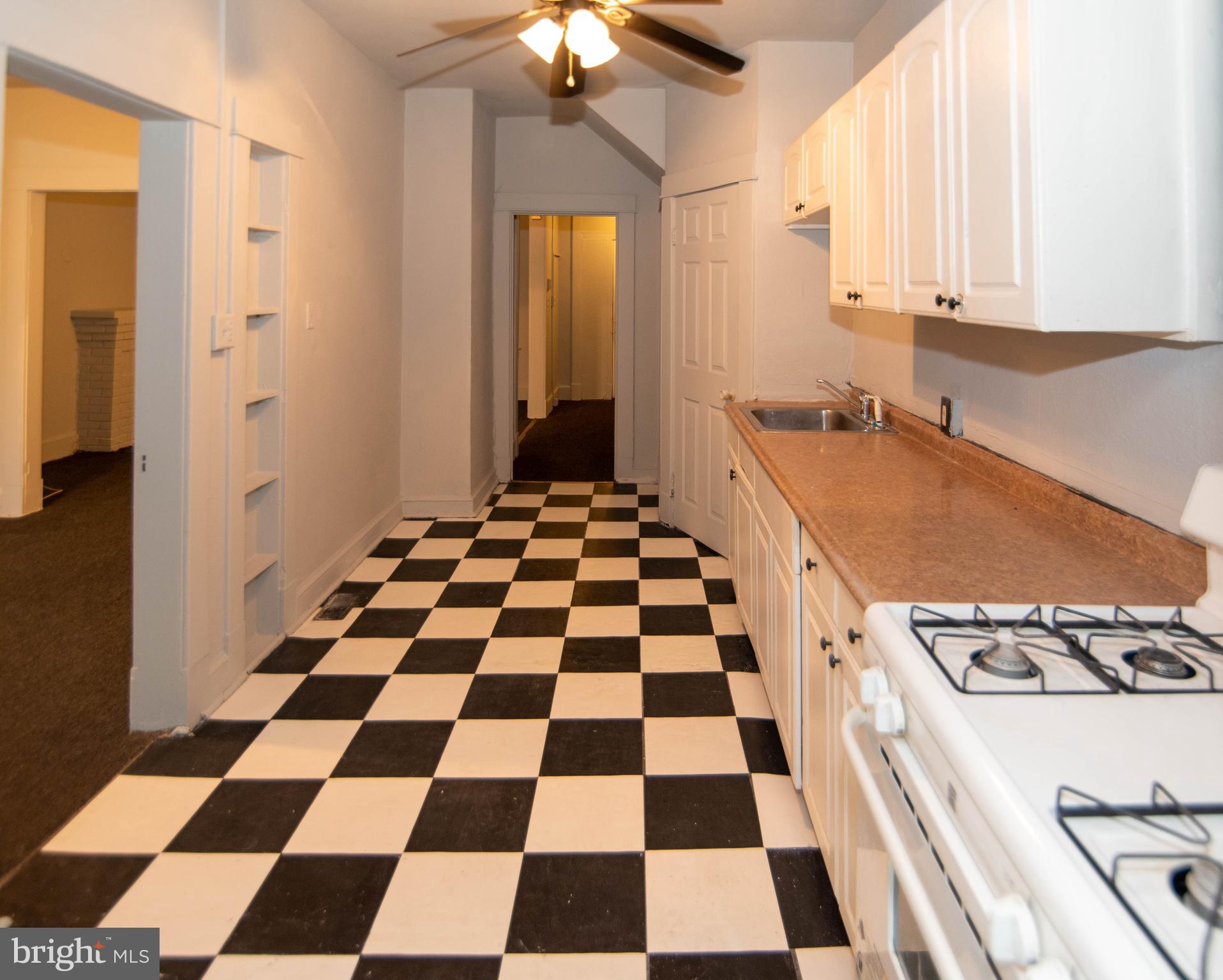 3109 Lawnview Avenue Baltimore, MD 21213 - Photo 6 of 35