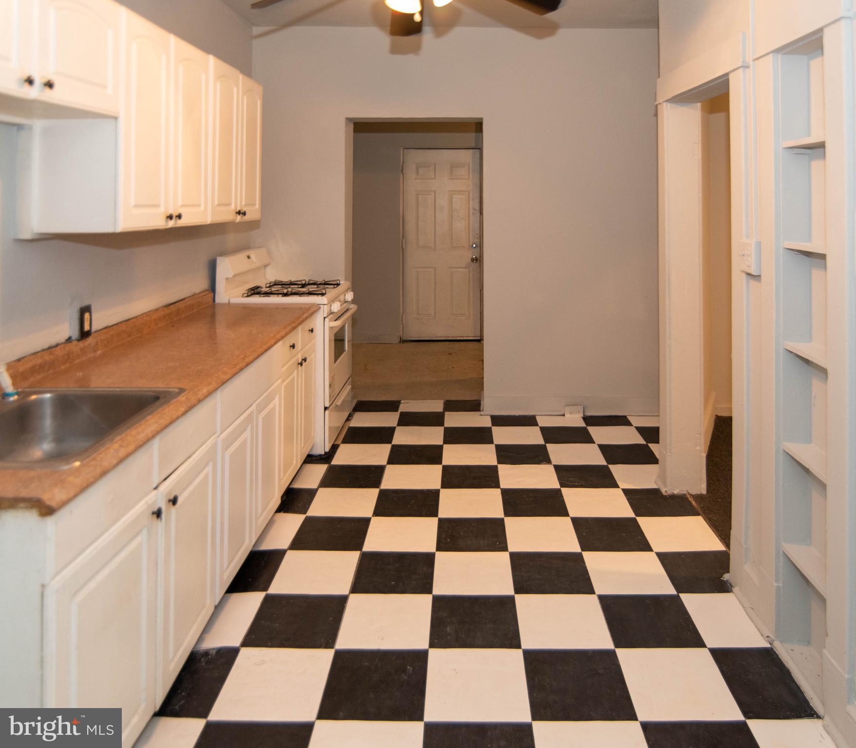 3109 Lawnview Avenue Baltimore, MD 21213 - Photo 7 of 35