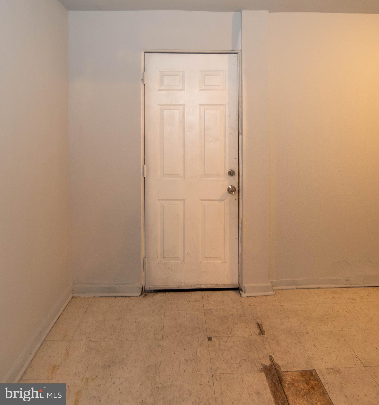 3109 Lawnview Avenue Baltimore, MD 21213 - Photo 8 of 35