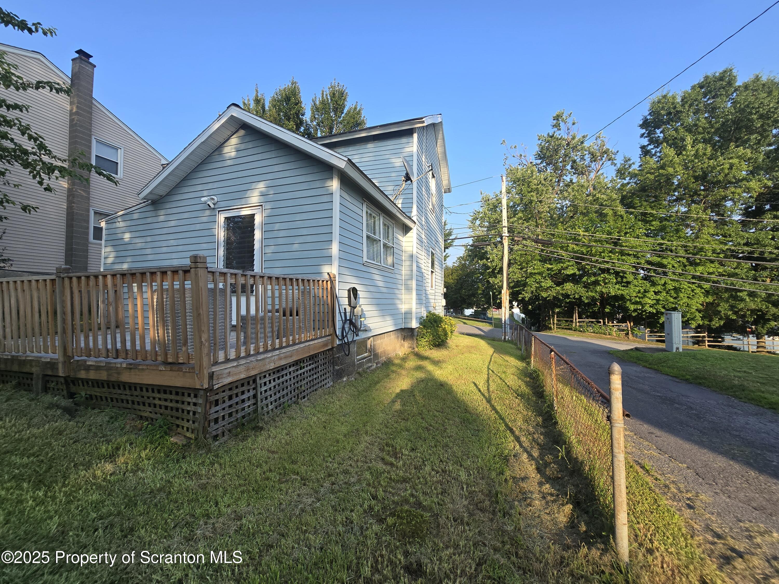 24 Delaware Street Plains, PA 18705 - Photo 7 of 28 20250803_184725