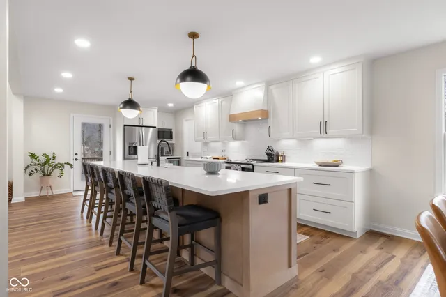 $569,900 | 2349 East County Road 25 North, Brownstown, IN 47220