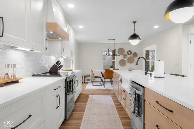 $569,900 | 2349 East County Road 25 North, Brownstown, IN 47220