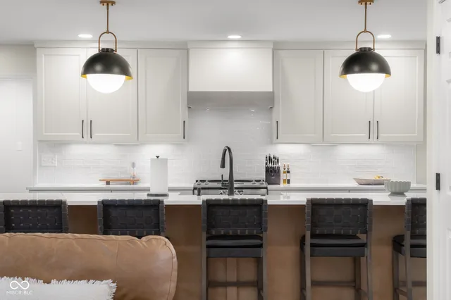 $569,900 | 2349 East County Road 25 North, Brownstown, IN 47220