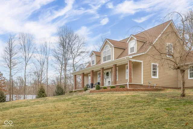 $569,900 | 2349 East County Road 25 North, Brownstown, IN 47220