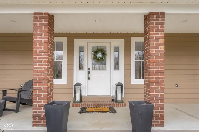 $569,900 | 2349 East County Road 25 North, Brownstown, IN 47220