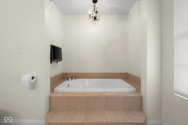 $569,900 | 2349 East County Road 25 North, Brownstown, IN 47220