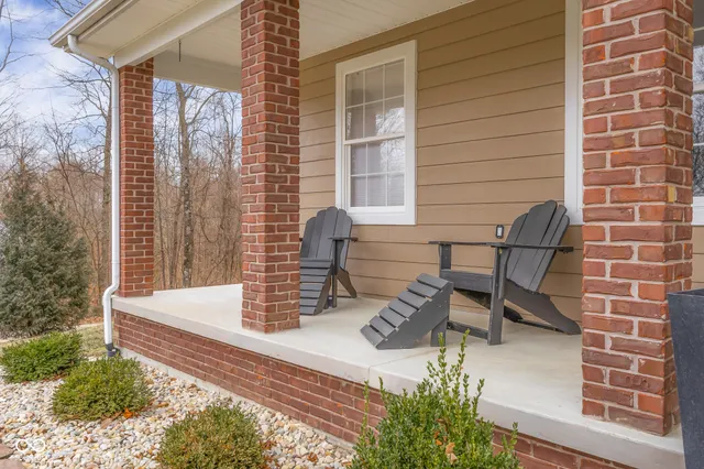 $569,900 | 2349 East County Road 25 North, Brownstown, IN 47220