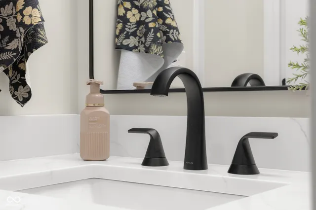 $569,900 | 2349 East County Road 25 North, Brownstown, IN 47220