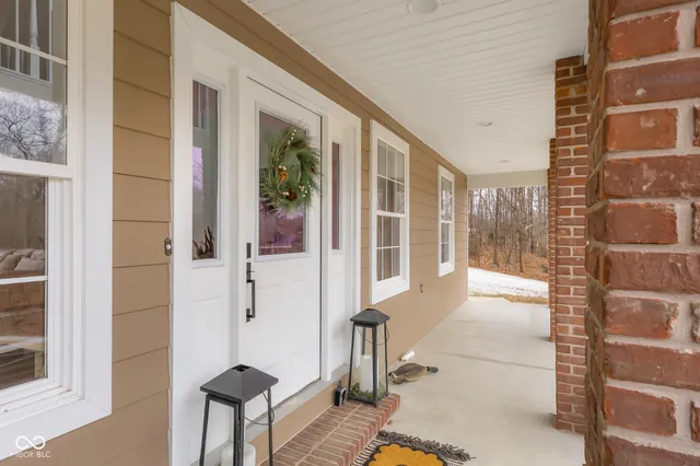 $569,900 | 2349 East County Road 25 North, Brownstown, IN 47220