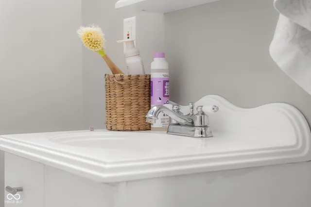 $569,900 | 2349 East County Road 25 North, Brownstown, IN 47220