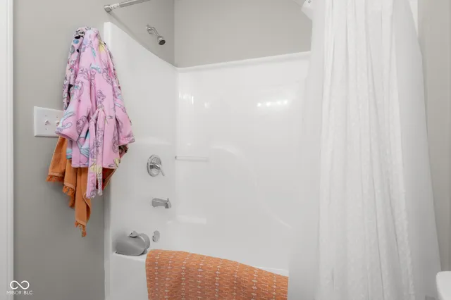 $569,900 | 2349 East County Road 25 North, Brownstown, IN 47220