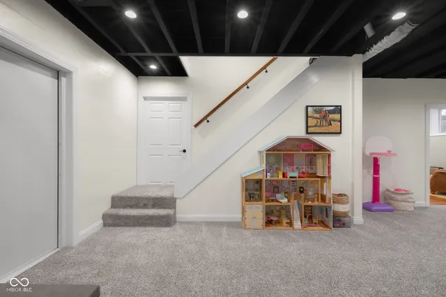 $569,900 | 2349 East County Road 25 North, Brownstown, IN 47220