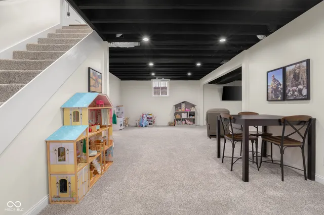 $569,900 | 2349 East County Road 25 North, Brownstown, IN 47220