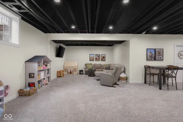 $569,900 | 2349 East County Road 25 North, Brownstown, IN 47220